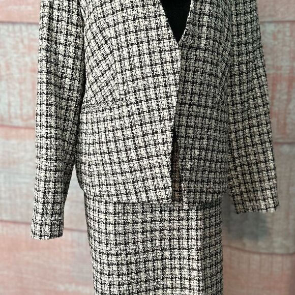 Calvin Klein black and white tweed skirt suit 18W - Picture 2 of 2